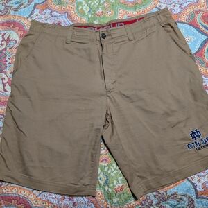 Under Armour Notre DameTan Flat Front Shorts Sz 40